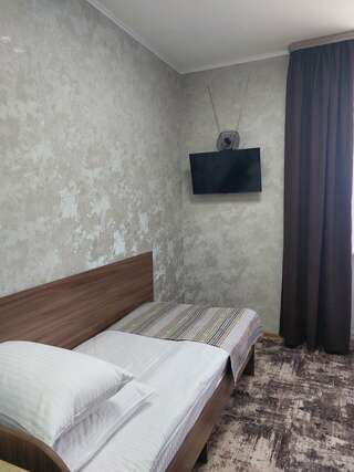 Гостиница Куршавель Байкальск Двухместный номер с 2 отдельными кроватями-8